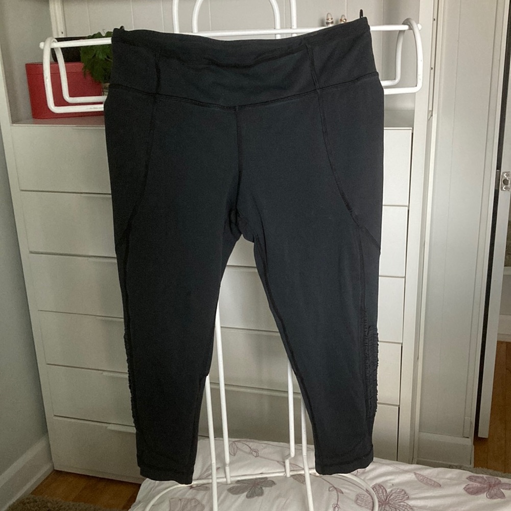 US4 Cropped lulu leggings